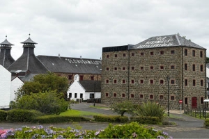 Bushmills Stop on the Odyssey Coach Tour of Causeway Coast